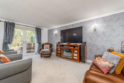 undefined, Cherry Close, Evesham WR11