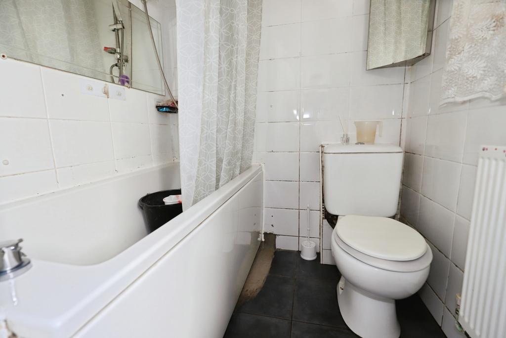 Bathroom / W.C.