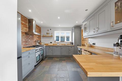 4 bedroom detached house for sale, Kents Lane, Stratford-upon-avon CV37