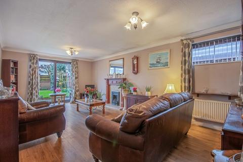 2 bedroom bungalow for sale, Hickton Drive Chilwell, Beeston, Beeston, Nottingham, Nottinghamshire, NG9