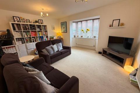 3 bedroom end of terrace house for sale, Connolly Road, Northampton NN5