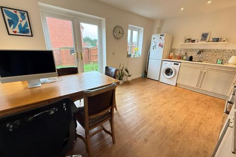 3 bedroom end of terrace house for sale, Connolly Road, Northampton NN5