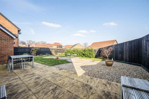 4 bedroom detached house for sale, Reeve Drive, Farnham