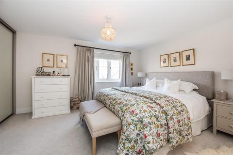 4 bedroom detached house for sale, Reeve Drive, Farnham