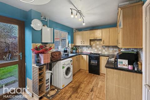 2 bedroom end of terrace house for sale, Bader Gardens, SLOUGH