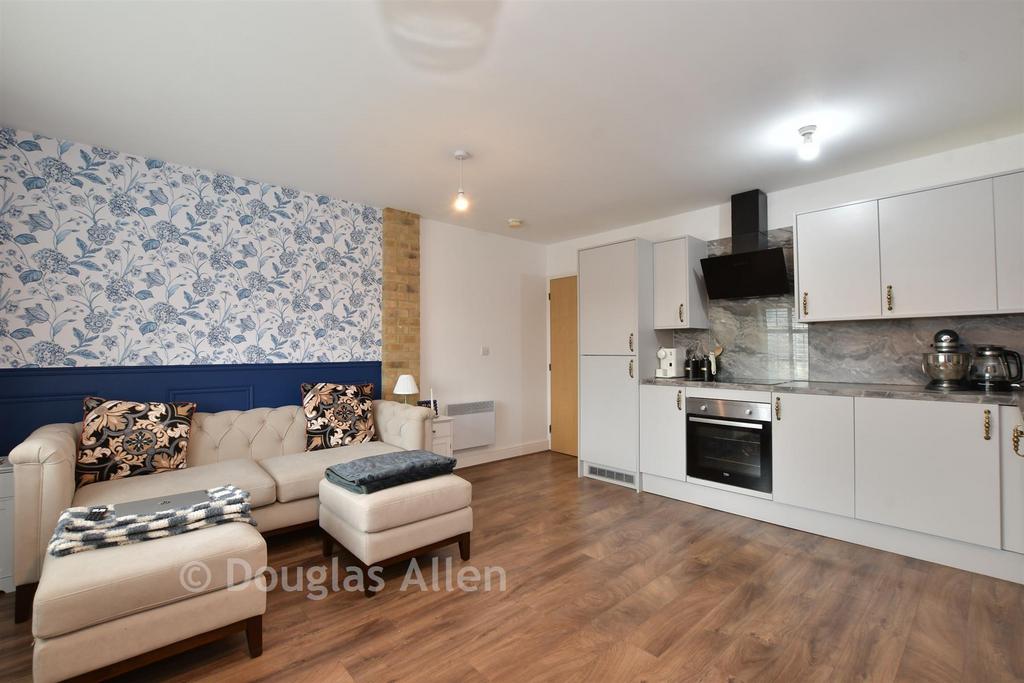 Lounge/ Kitchen/Dining Room