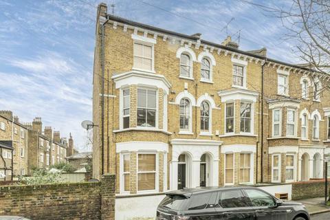 2 bedroom flat to rent, Chantrey Road, London SW9