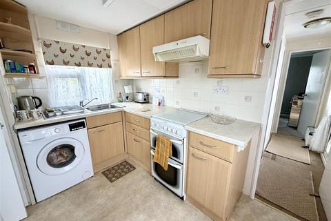 2 bedroom mobile home for sale, Chris Crescent, Upton Cross Park, Poole BH16