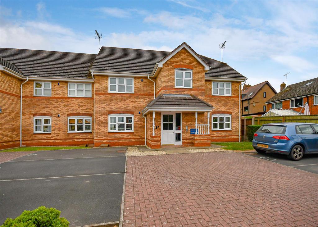22 Cygnet Court-Front.jpg