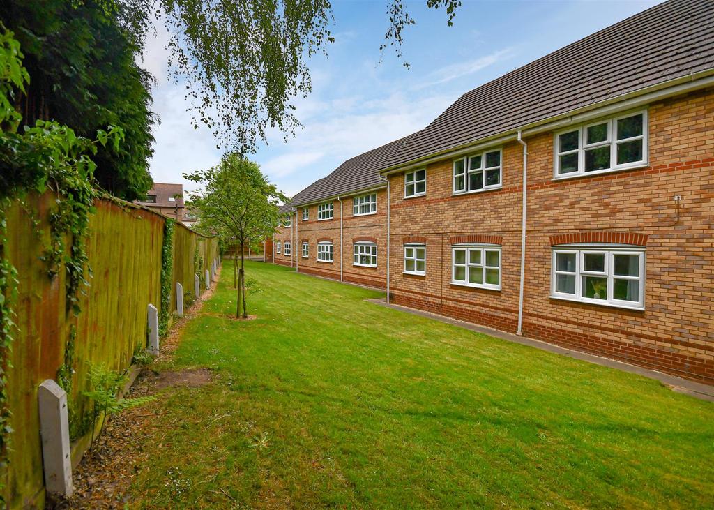 22 Cygnet Court-Garden.jpg