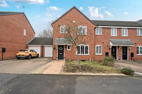 3 bedroom end of terrace house for sale, Hawkstone Close, Kidderminster