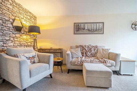 3 bedroom end of terrace house for sale, Hawkstone Close, Kidderminster