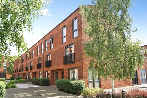 Semi-detached house - Friars Orchard, Gloucester, Gloucestershire, GL1
