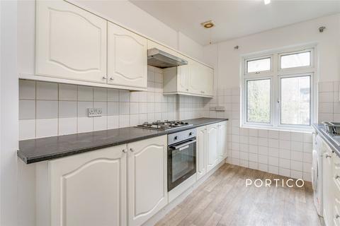 2 bedroom flat to rent, Chase Road, N14