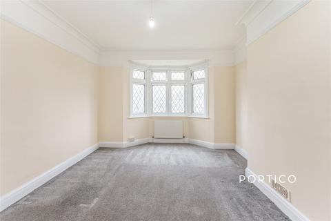 2 bedroom flat to rent, Chase Road, N14
