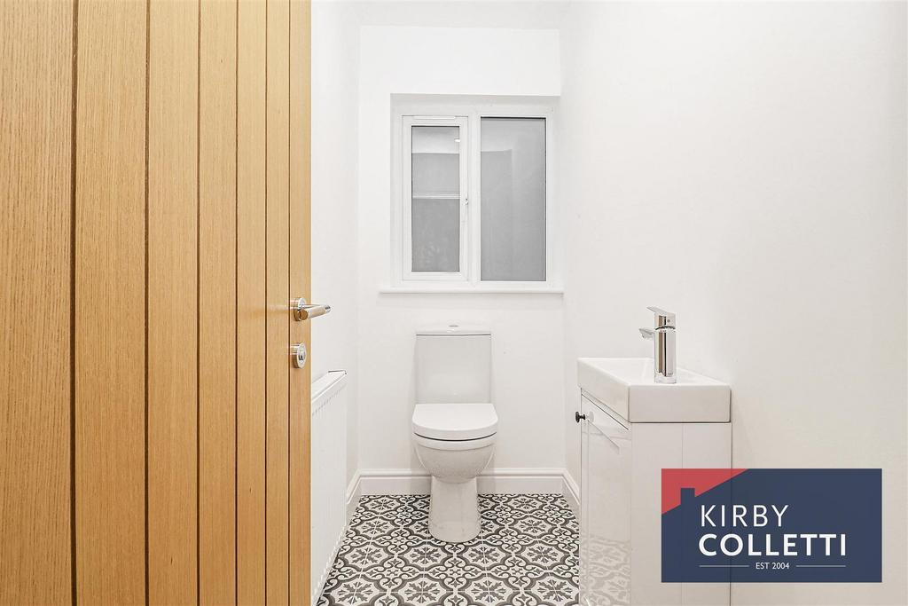 Ground floor w.c.