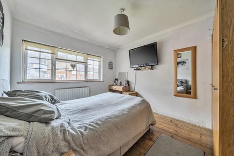 3 bedroom semi-detached house for sale, Coombfield Drive, Darenth, Dartford, Kent, DA2