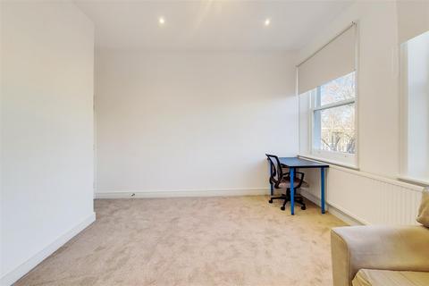 1 bedroom flat to rent, Earls Court Square, Earls Court