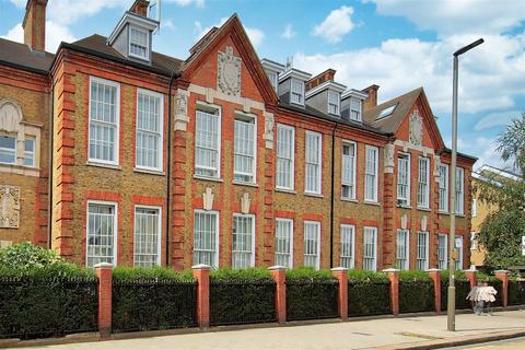 2 bedroom flat to rent, Voltaire Buildings Garratt Lane Earlsfield