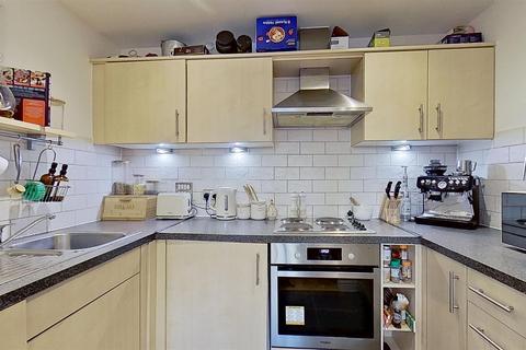 2 bedroom flat to rent, Voltaire Buildings Garratt Lane Earlsfield