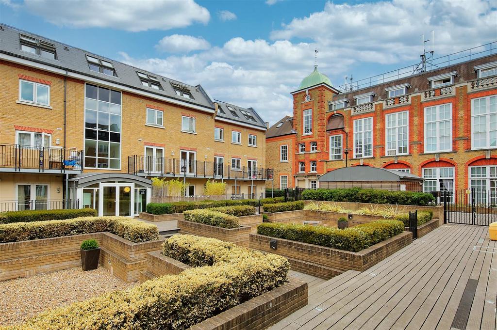 Voltaire buildings 330 garratt lane commgdn.jpg