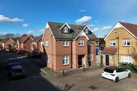 Gunning Road, Grays RM17