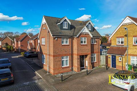 undefined, Gunning Road, Grays RM17