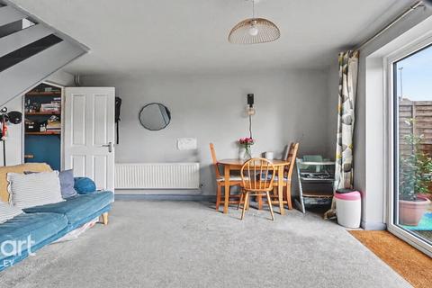 undefined, Barnston Close, Luton