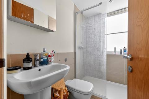 2 bedroom flat for sale, London Road, Morden