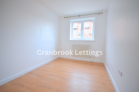 2 bedroom flat to rent, Cranbrook Road, IG6 1HN