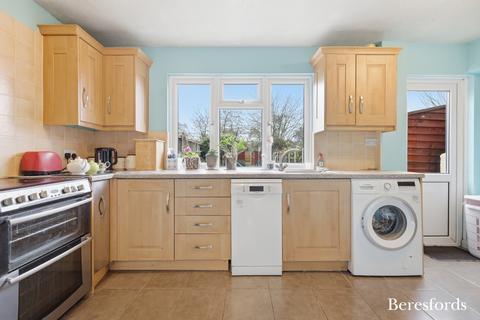 3 bedroom terraced house for sale, Tennyson Road, Heaton Grange, RM3
