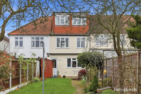 3 bedroom terraced house for sale, Tennyson Road, Heaton Grange, RM3