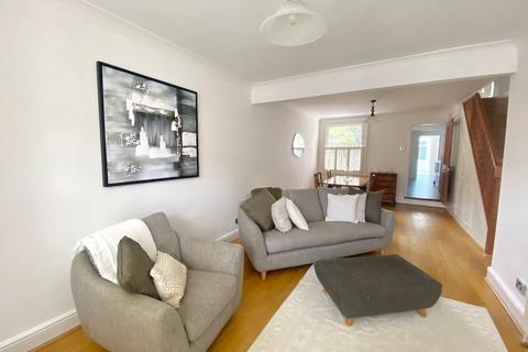 3 bedroom house to rent, Shrublands Avenue, BERKHAMSTED
