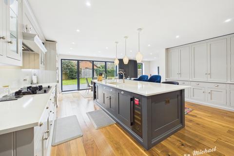 5 bedroom detached house for sale, Elizabeth Close, Aylesbury
