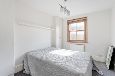 2 bedroom flat to rent, Fulham Road, London, SW6