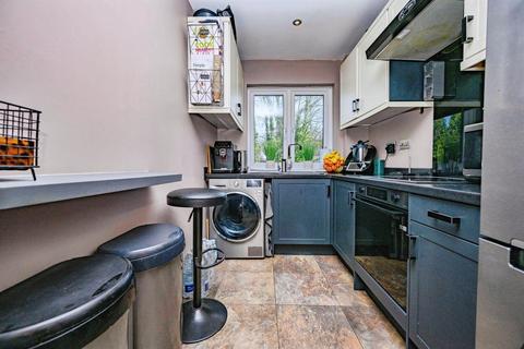 2 bedroom flat for sale, Lake View, Railway Terrace, KINGS LANGLEY