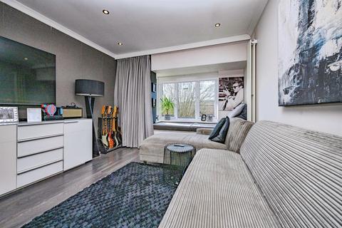 2 bedroom flat for sale, Lake View, Railway Terrace, KINGS LANGLEY