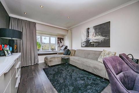 2 bedroom flat for sale, Lake View, Railway Terrace, KINGS LANGLEY