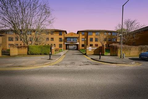 2 bedroom flat for sale, Lake View, Railway Terrace, KINGS LANGLEY