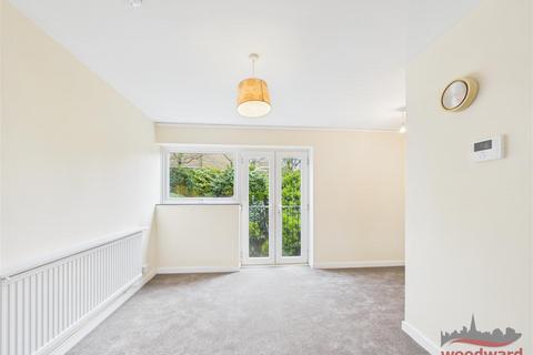 2 bedroom flat to rent, Leigh Court, Byron Hill Road, Harrow on the Hill