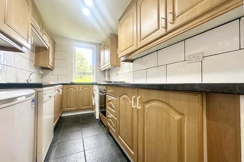 3 bedroom flat to rent, Haughburn Road, Glasgow, G53