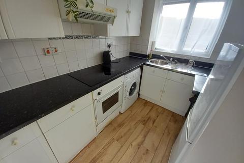 1 bedroom flat for sale, Magpie Close, Enfield