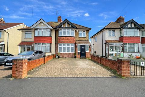 3 bedroom semi-detached house for sale, Fairdale Gardens, Hayes