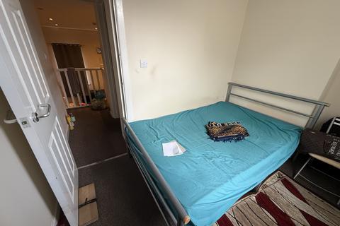 1 bedroom apartment to rent, Penarth Road, Cardiff CF11