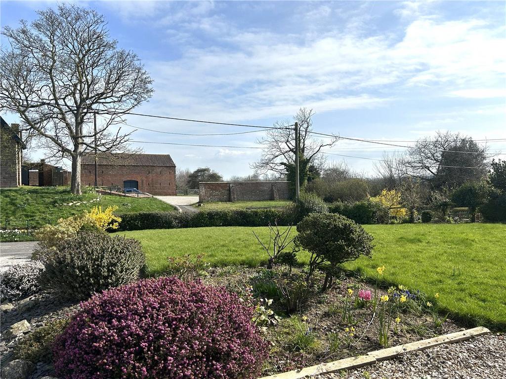 Hunsingore, Wetherby, North... 2 bed bungalow - £1,250 pcm (£288 pw)