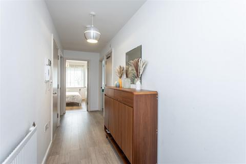 2 bedroom flat for sale, Baythorne Street, Bow, E3