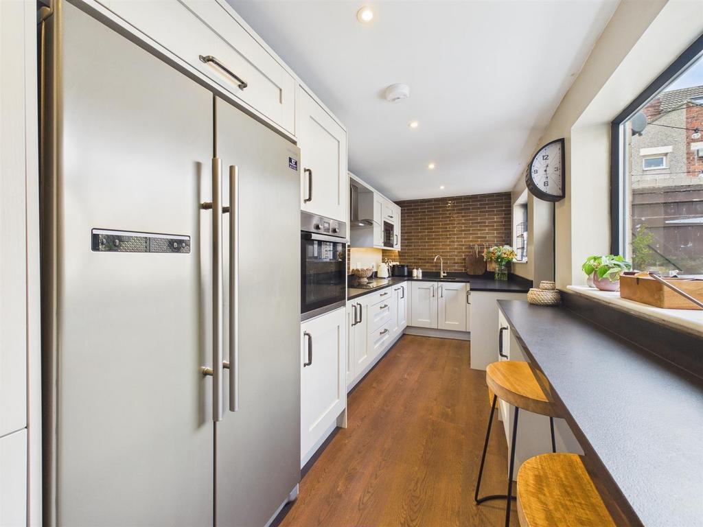 Kitchen 1.jpg