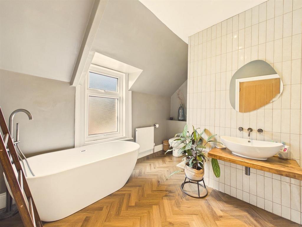 Bath 1 Edit.jpg