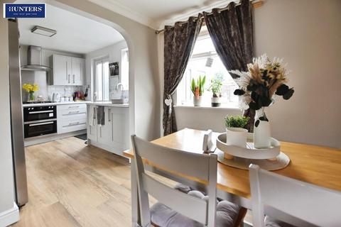 3 bedroom terraced house for sale, Salmonby Road, Scunthorpe