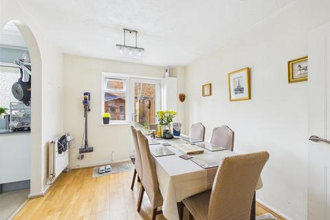 3 bedroom end of terrace house for sale, Willowbank, Chippenham SN14